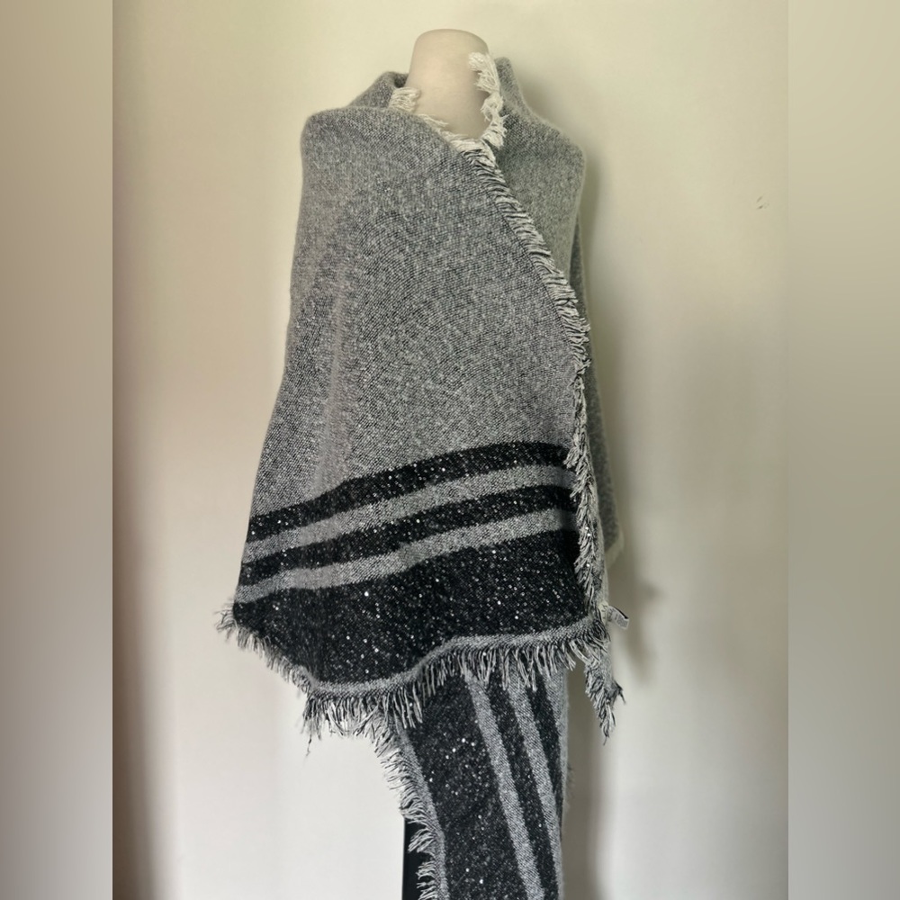 Wonderly Sequin stripped blanket.  NWT OS
